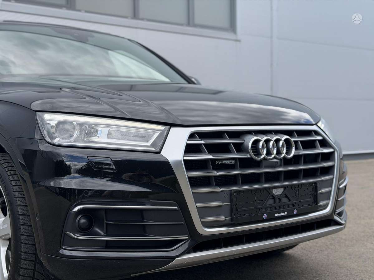 Audi Q5, 2.0 l., off-road / crossover