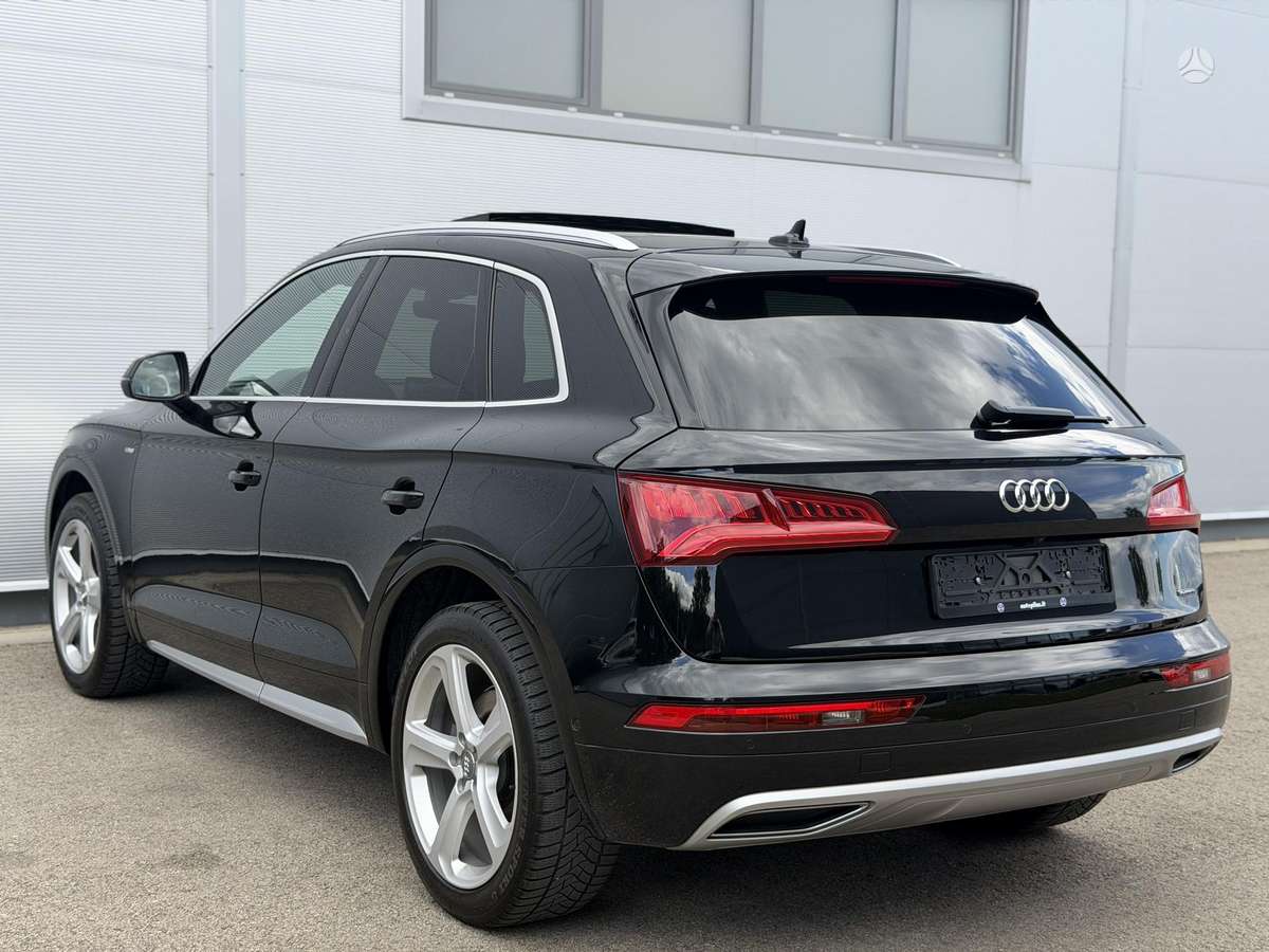Audi Q5, 2.0 l., off-road / crossover