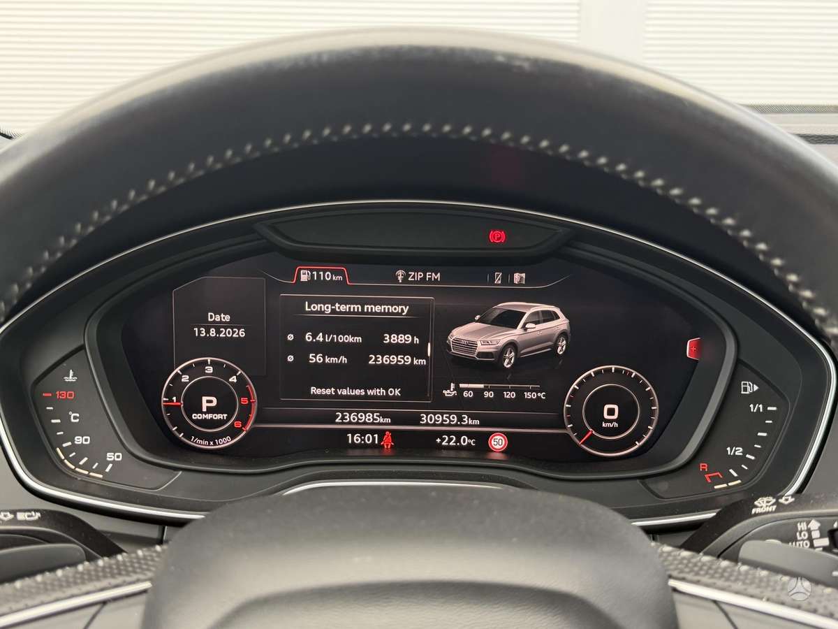 Audi Q5, 2.0 l., off-road / crossover