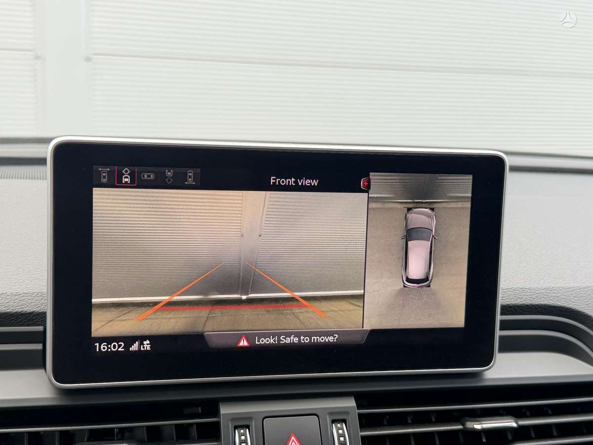 Audi Q5, 2.0 l., off-road / crossover