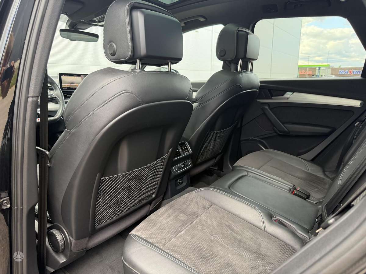 Audi Q5, 2.0 l., off-road / crossover