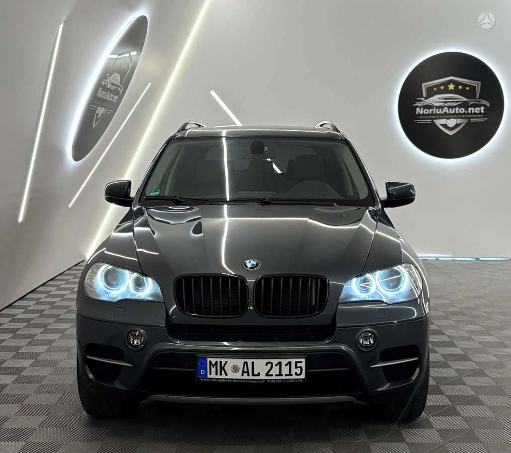 BMW X5, 3.0 l., off-road / crossover
