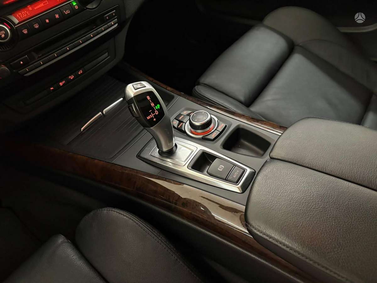 BMW X5, 3.0 l., off-road / crossover