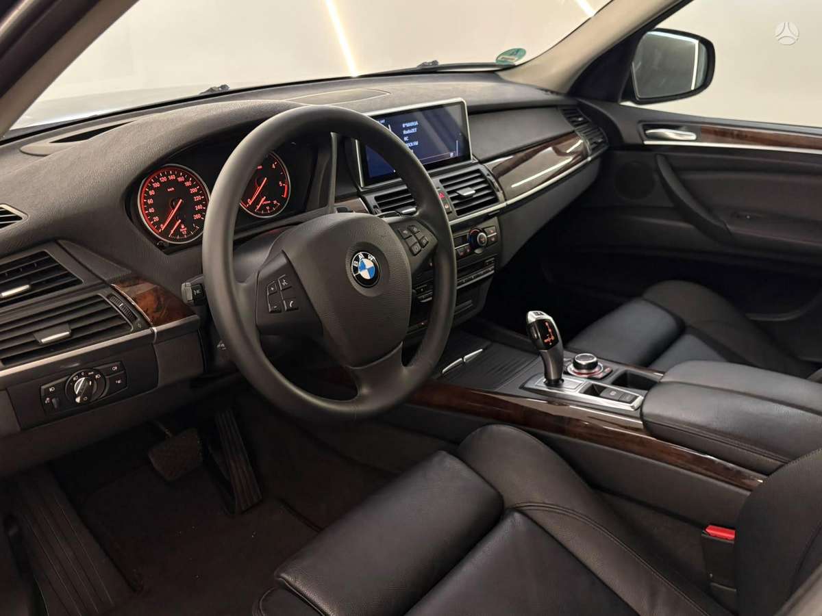 BMW X5, 3.0 l., off-road / crossover