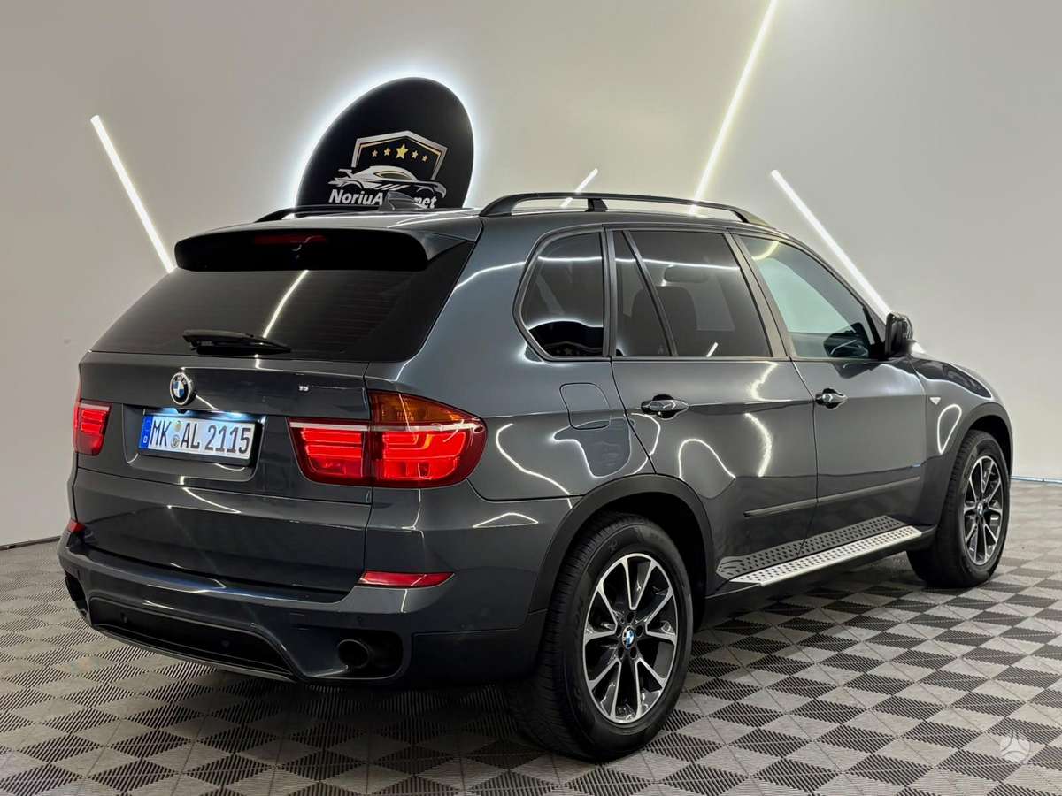 BMW X5, 3.0 l., off-road / crossover