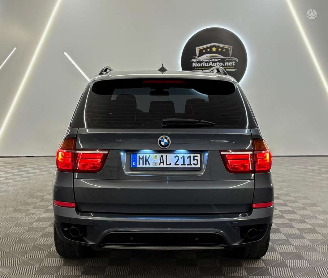 BMW X5, 3.0 l., off-road / crossover