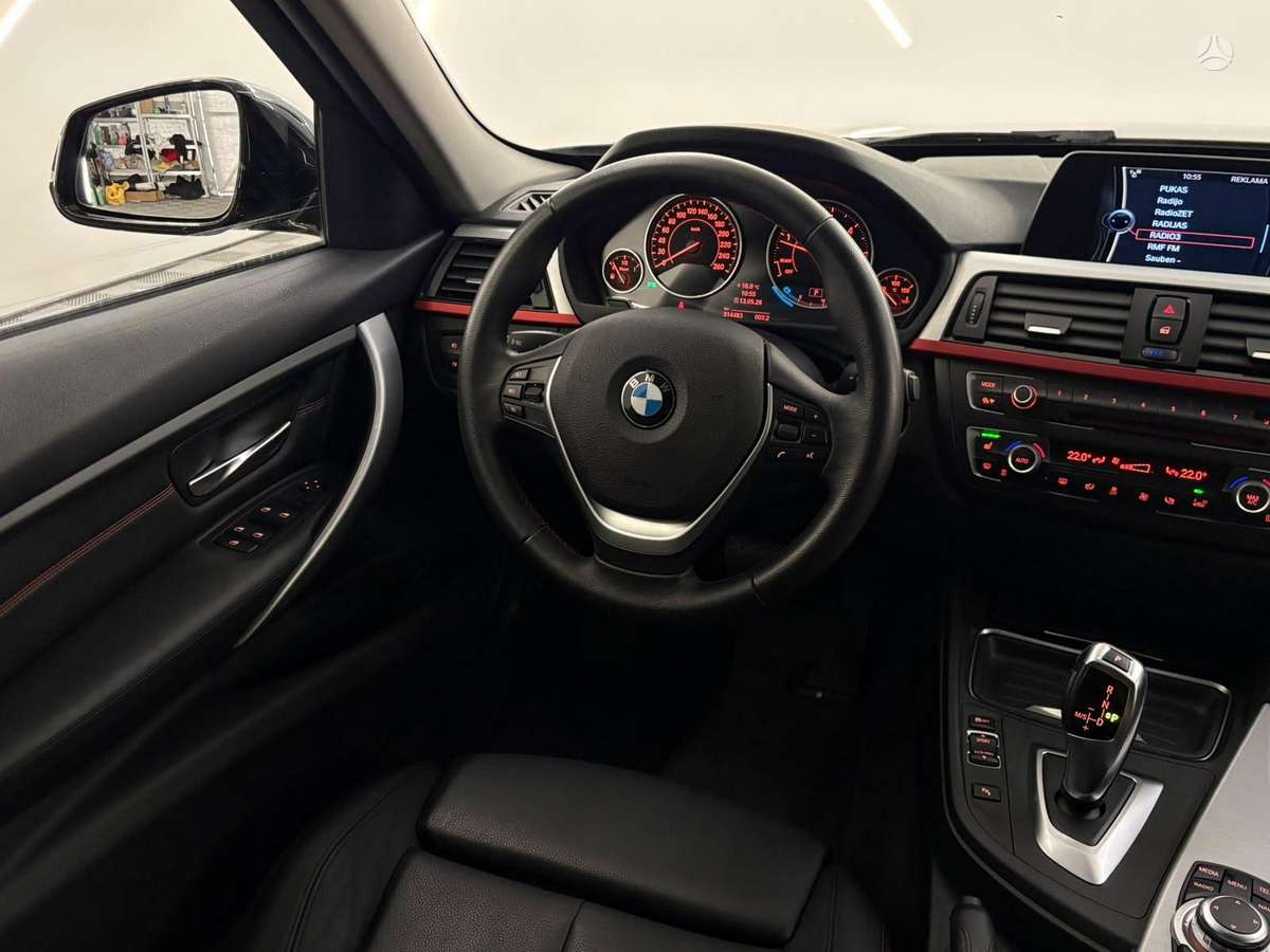 BMW 320, 2.0 l., saloon / sedan