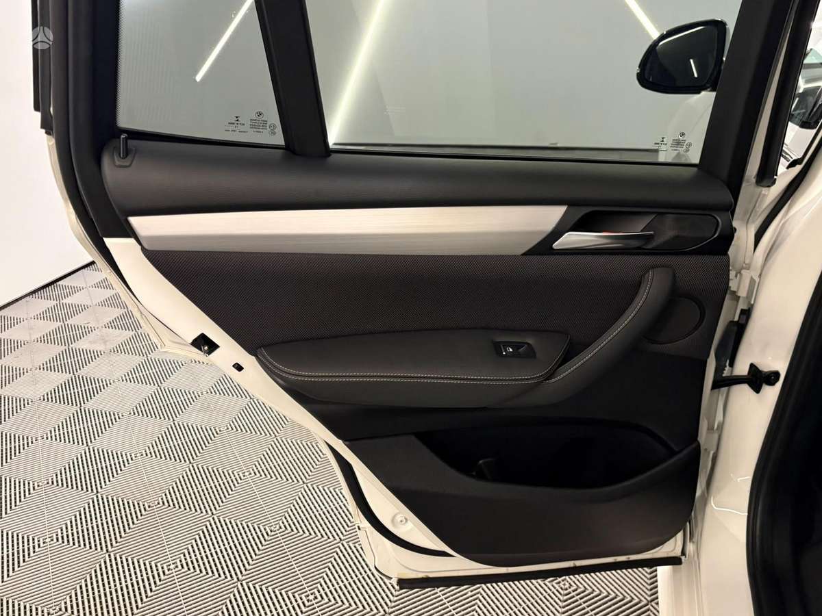 BMW X3, 2.0 l., off-road / crossover