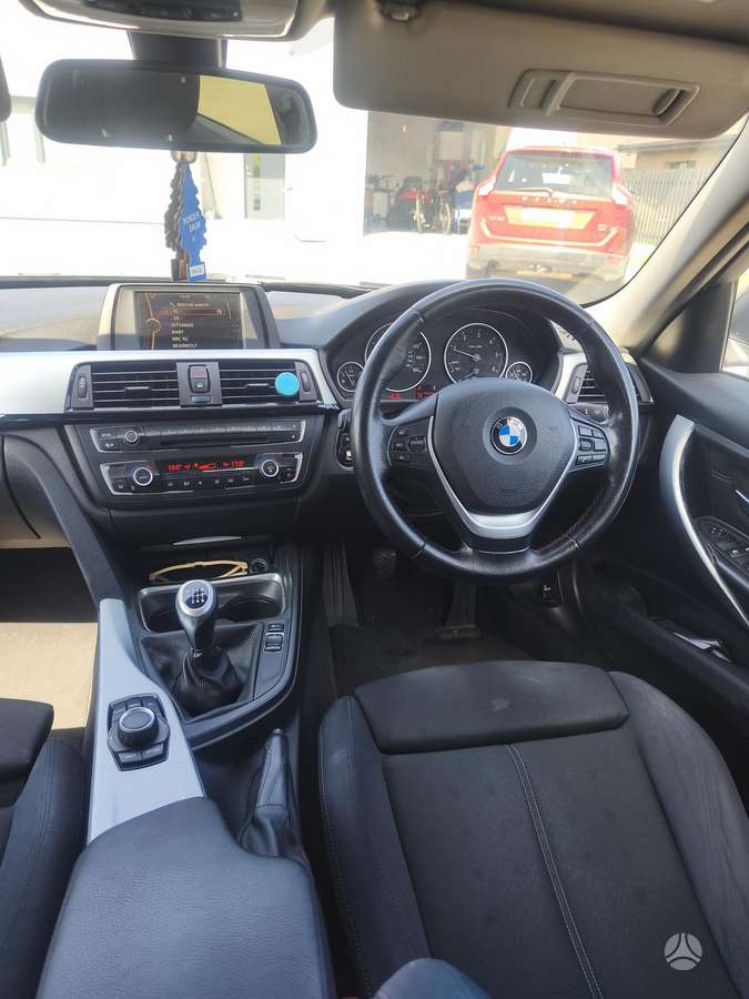 BMW 320, 2.0 l., Седан