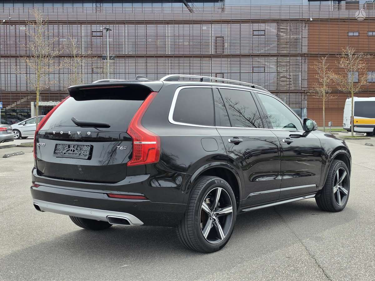 Volvo XC90 - 10