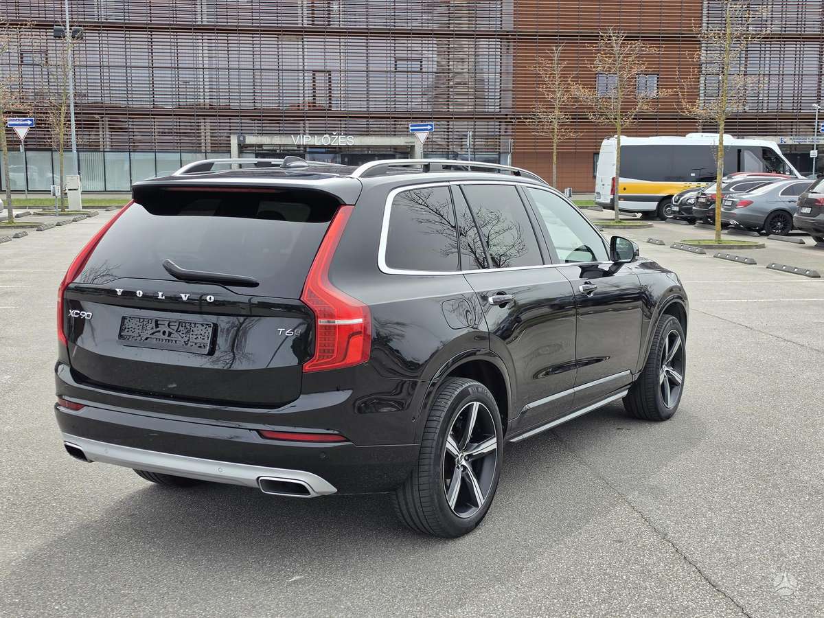 Volvo XC90 - 11
