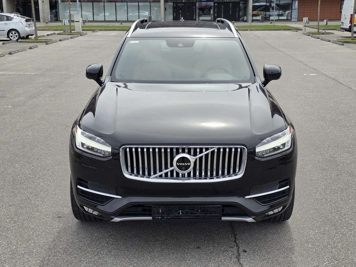 Volvo XC90 - 1