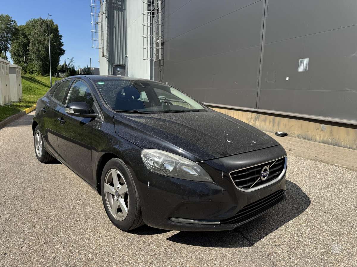 Volvo V40, 1.6 l., hatchback