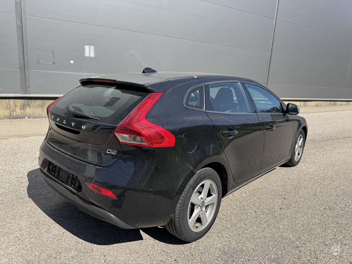 Volvo V40, 1.6 l., hatchback