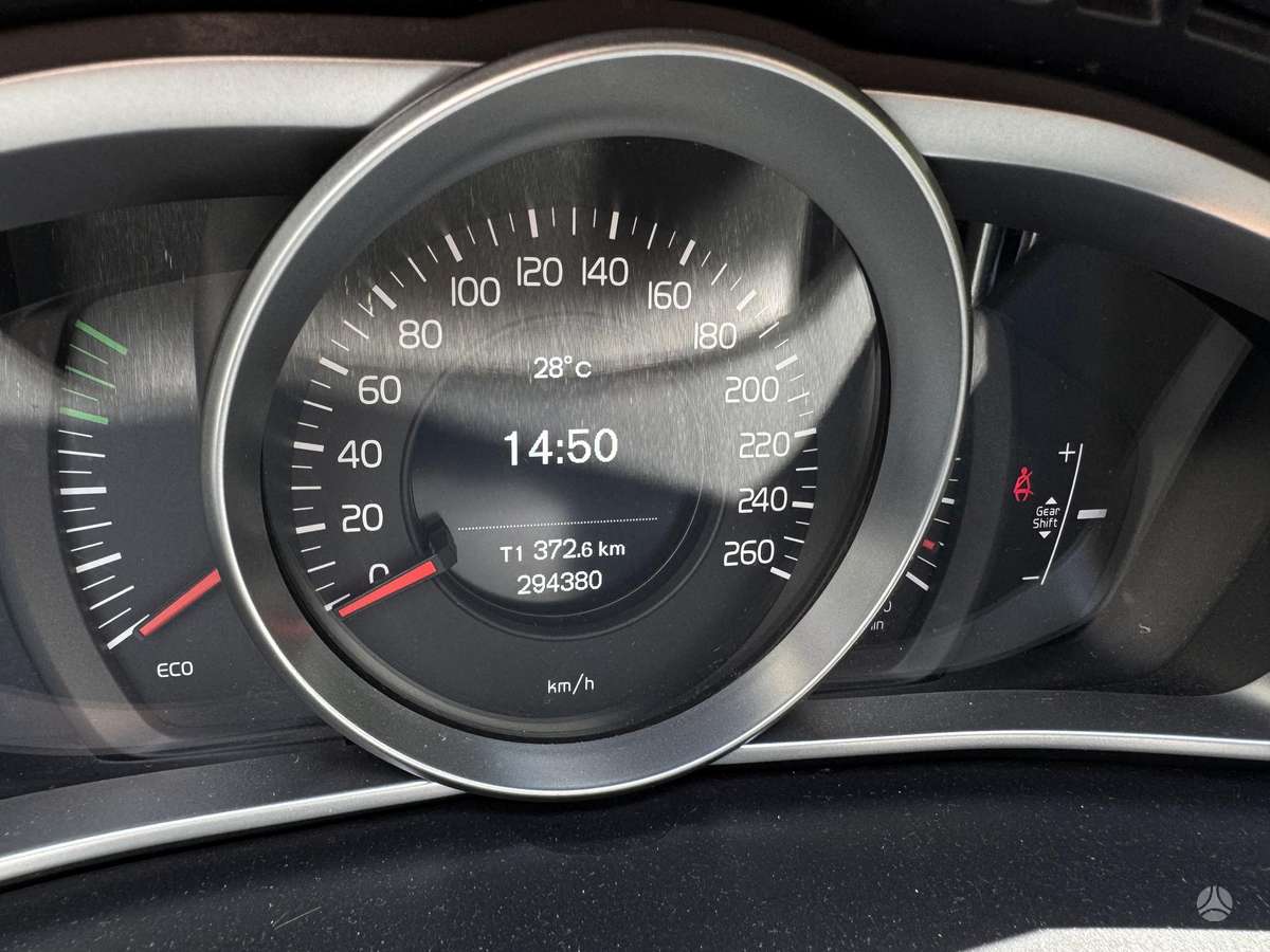 Volvo V40, 1.6 l., hatchback