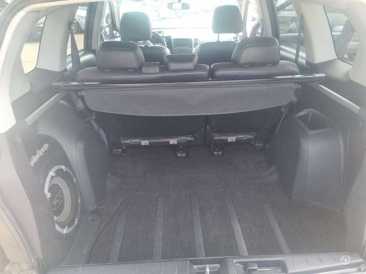 Peugeot 4007 - 11