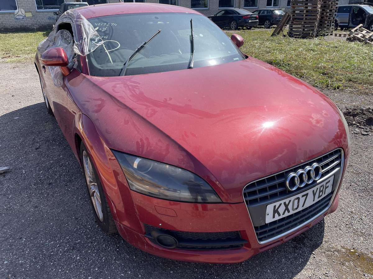 Audi TT dalimis