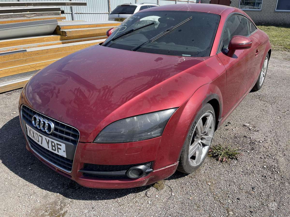 Audi TT dalimis