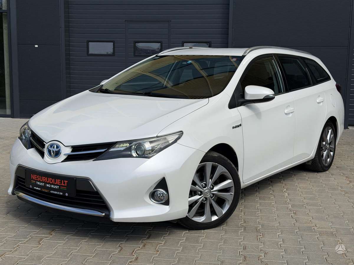 Toyota Auris - 1