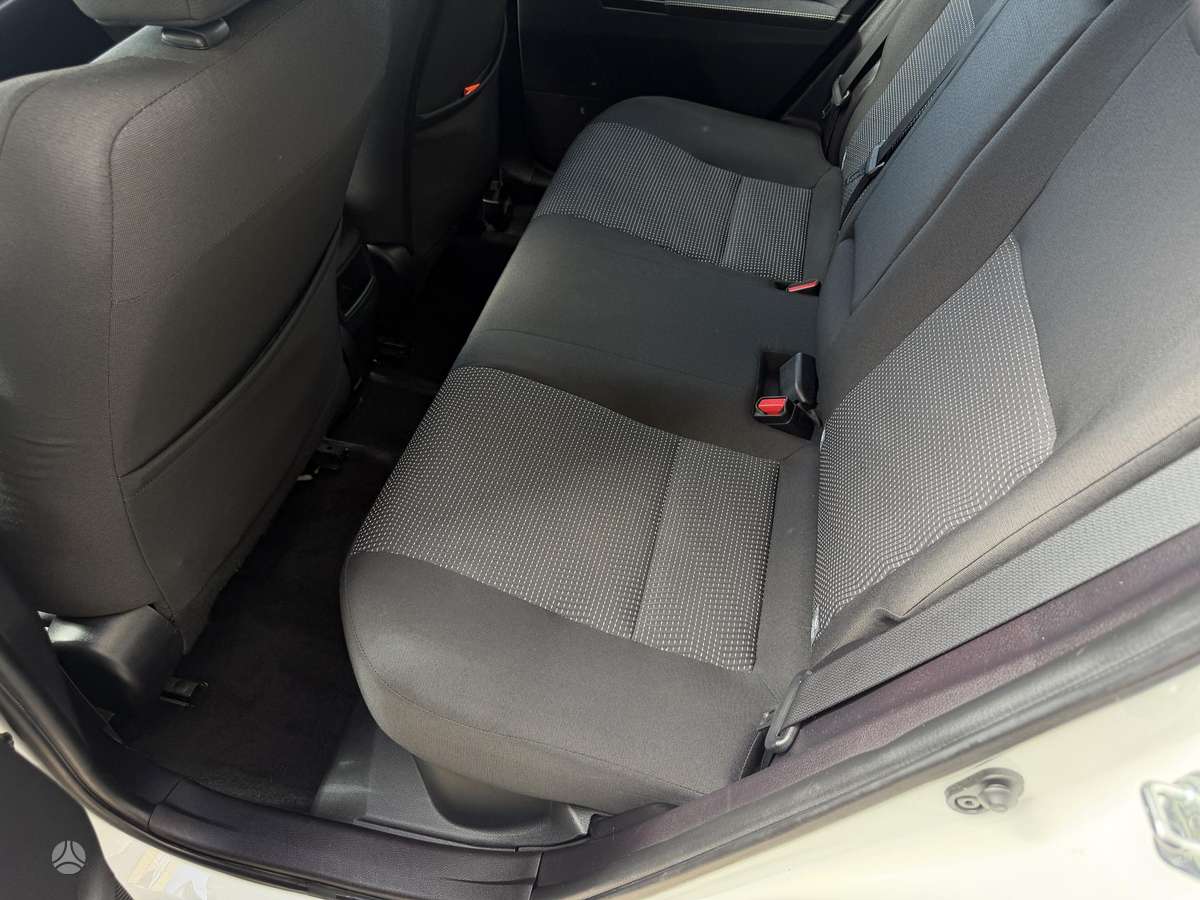 Toyota Auris - 10