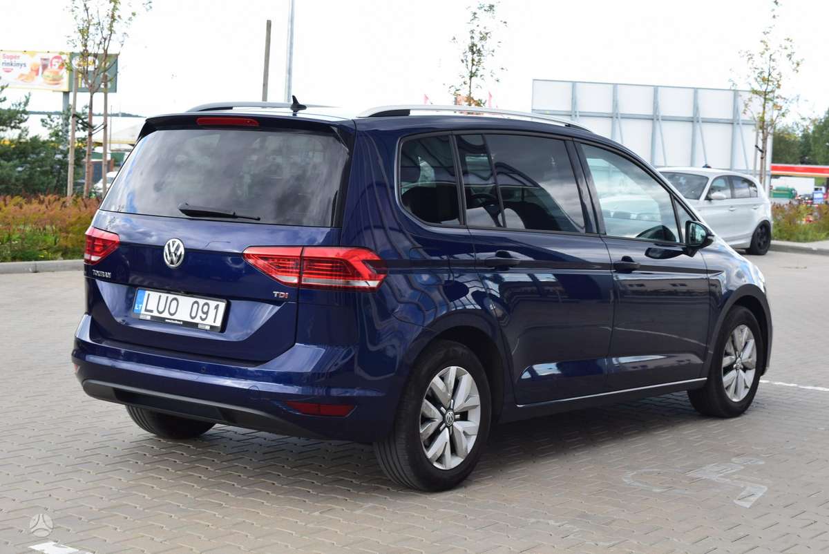 Volkswagen Touran - 4