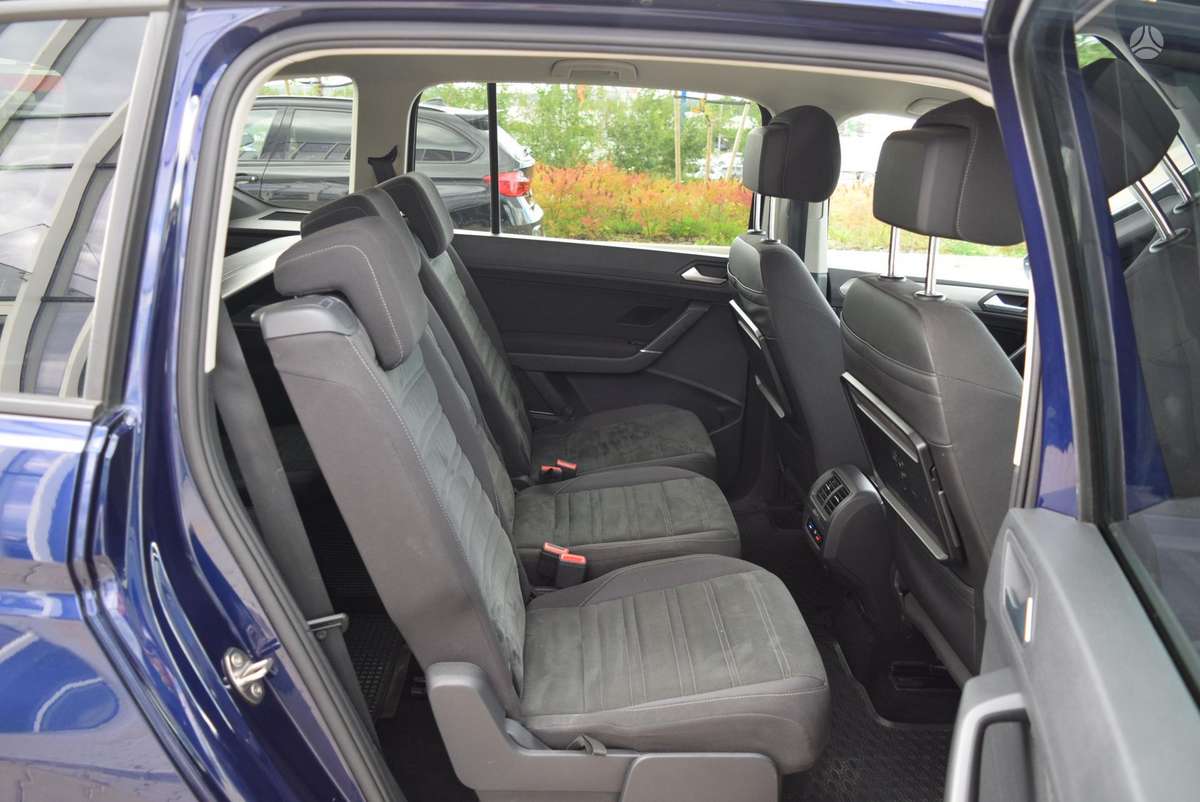 Volkswagen Touran - 8