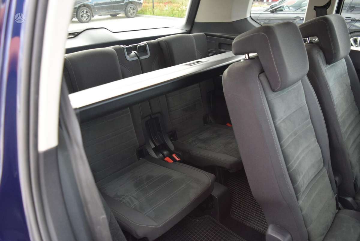 Volkswagen Touran - 9