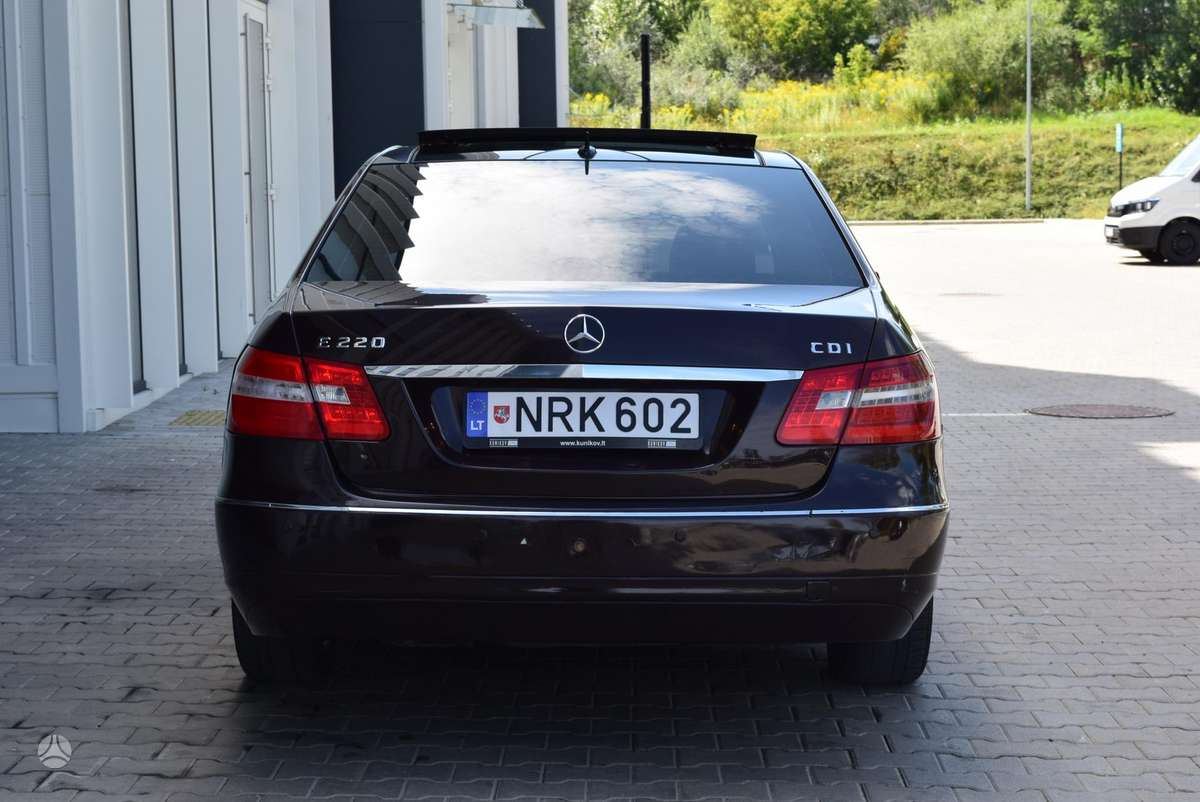 Mercedes-Benz E220, 2.2 l., Седан