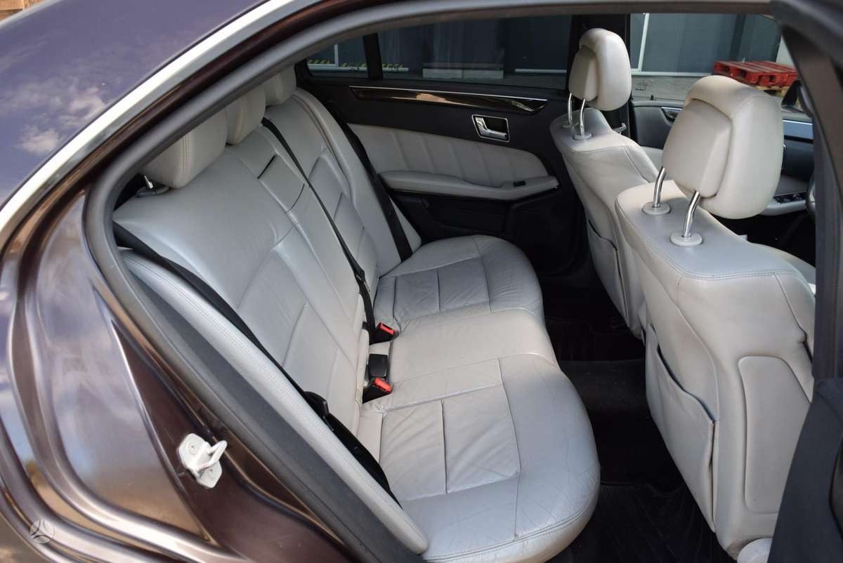 Mercedes-Benz E220, 2.2 l., Седан