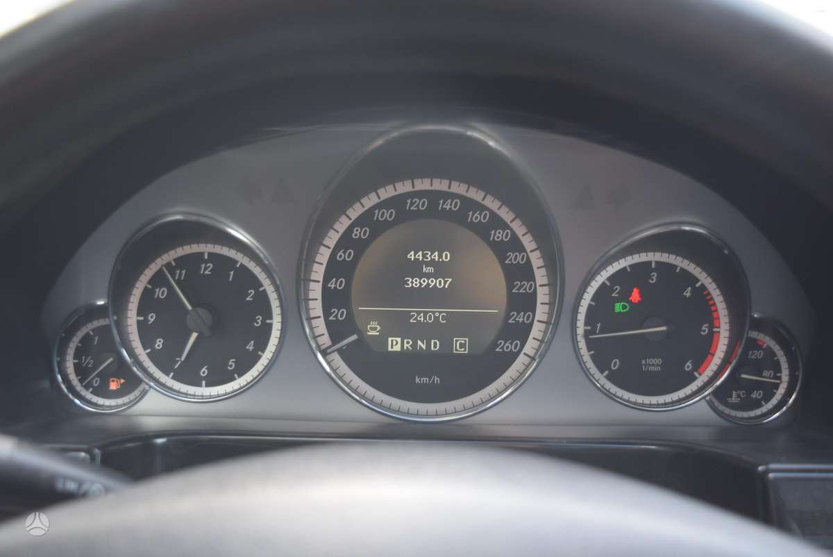 Mercedes-Benz E220, 2.2 l., Седан