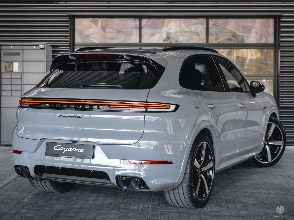 Porsche Cayenne - 5