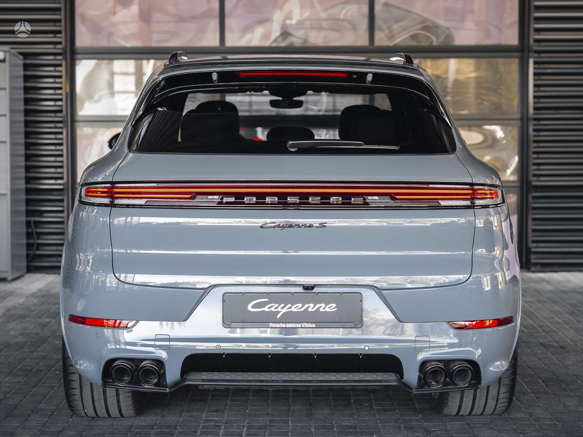 Porsche Cayenne - 4