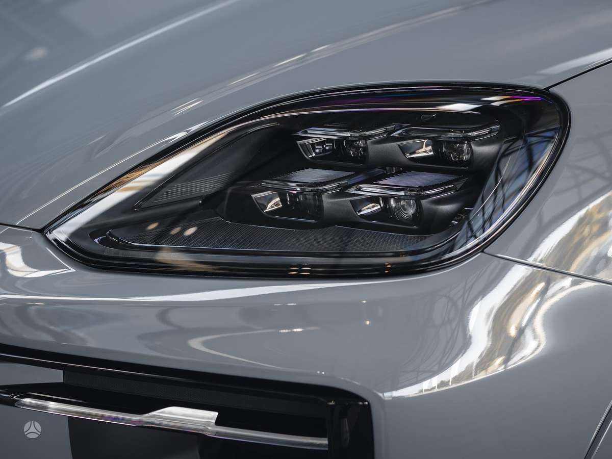 Porsche Cayenne - 11
