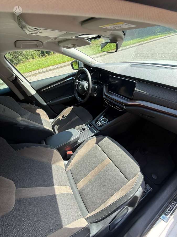 Škoda Octavia Scout - 8