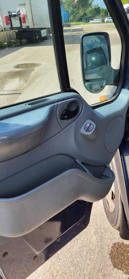 Ford Transit, 2.4 l., Грузовые микроавтобусы