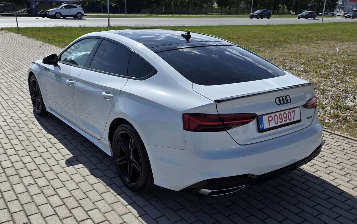 Audi A5, 2.0 l., hatchback