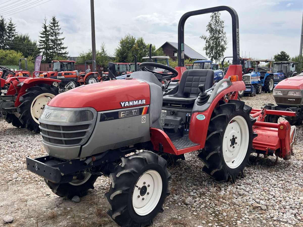 Kubota ĮVAIRIŲ MODELIŲ, traktoriai