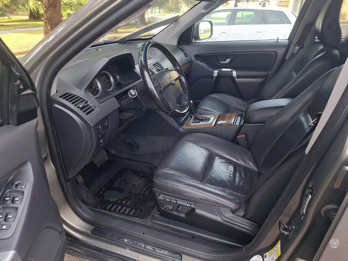 Volvo XC90, 3.2 l., off-road / crossover