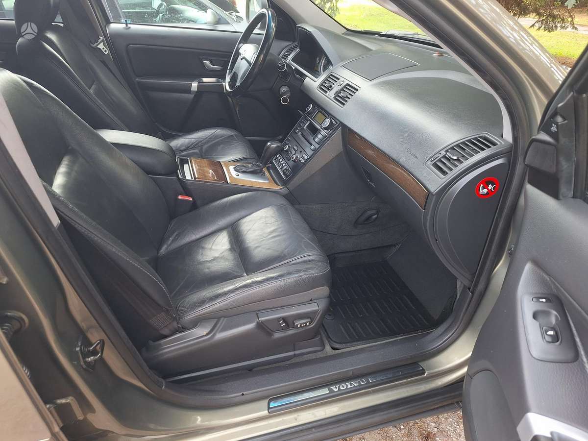 Volvo XC90, 3.2 l., off-road / crossover