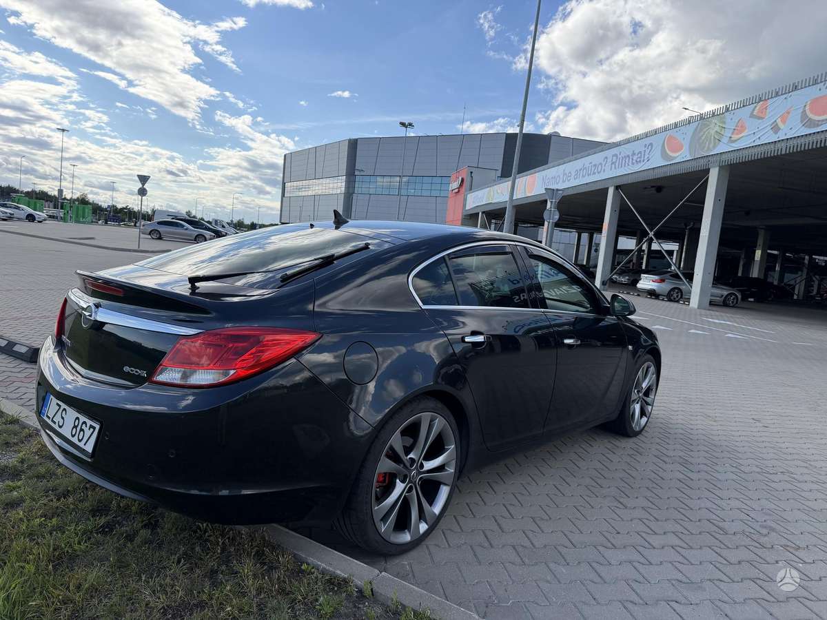 Opel Insignia, 2.0 l., hatchback
