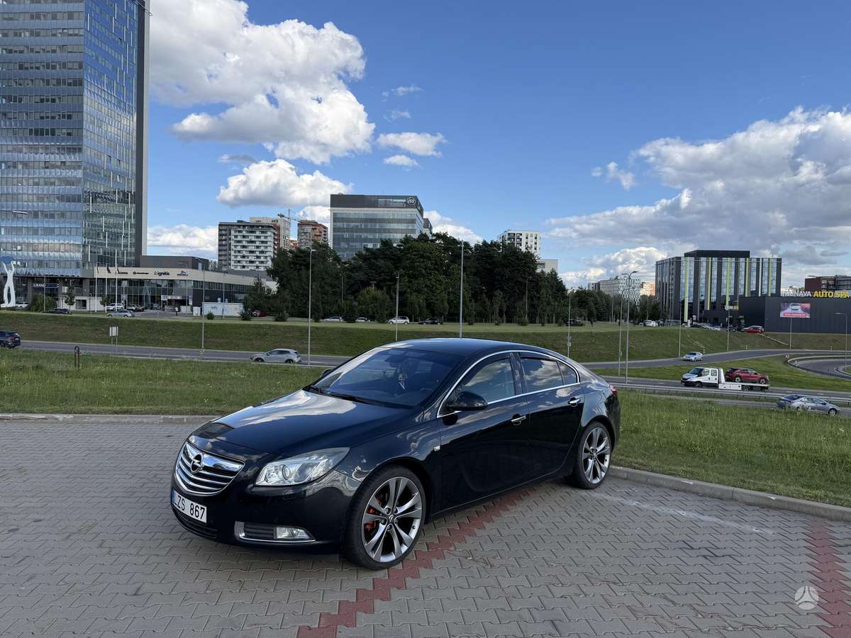 Opel Insignia, 2.0 l., hatchback