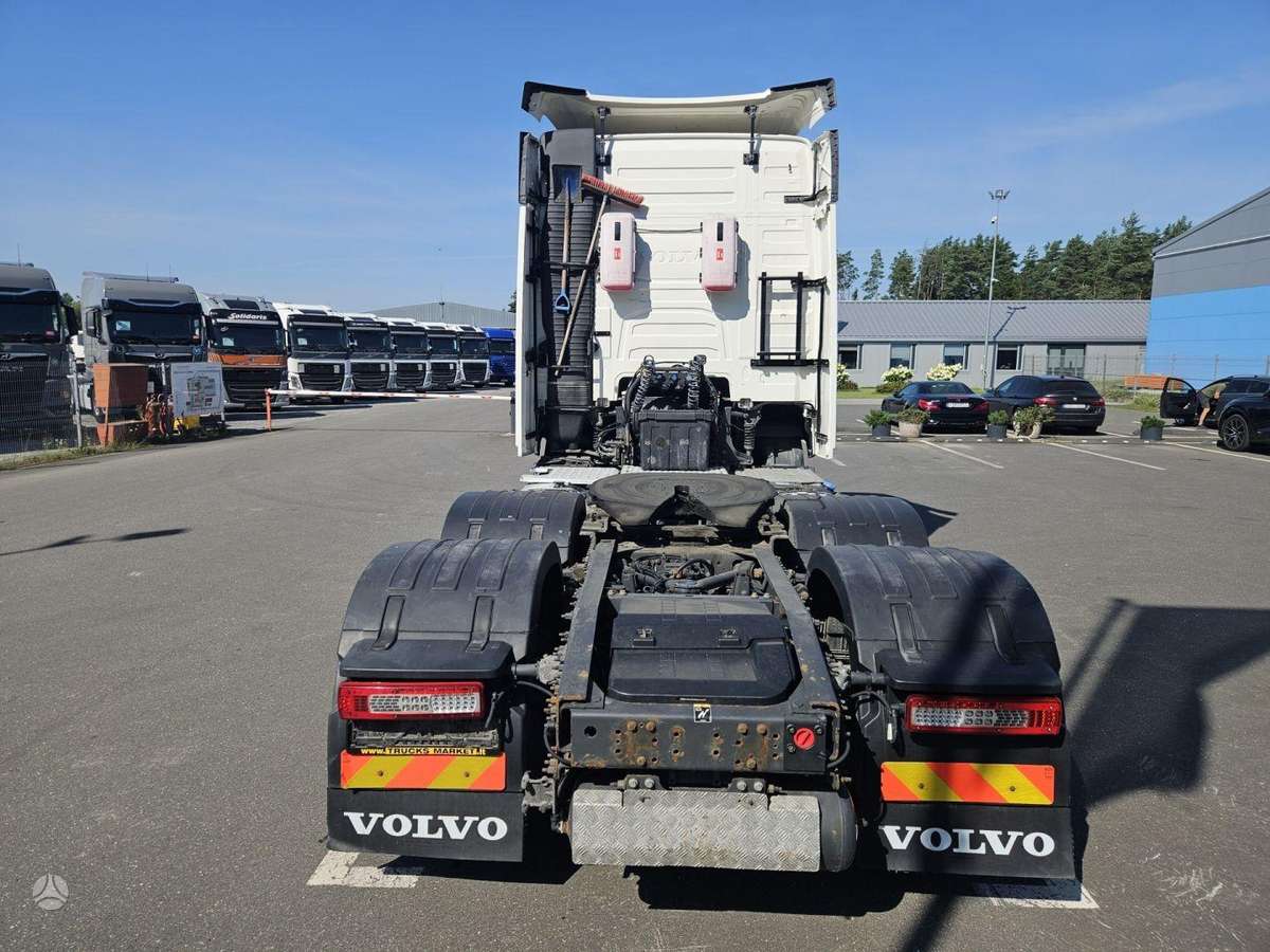 Volvo FH 500 6x2, double sleeper
