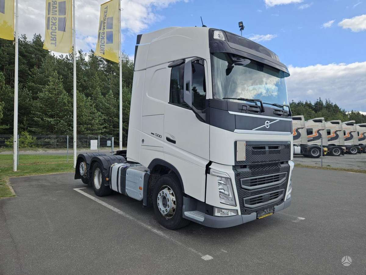 Volvo FH, double sleeper