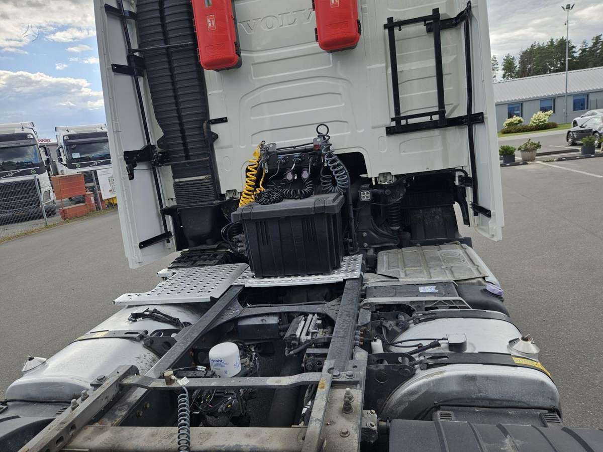 Volvo FH, double sleeper