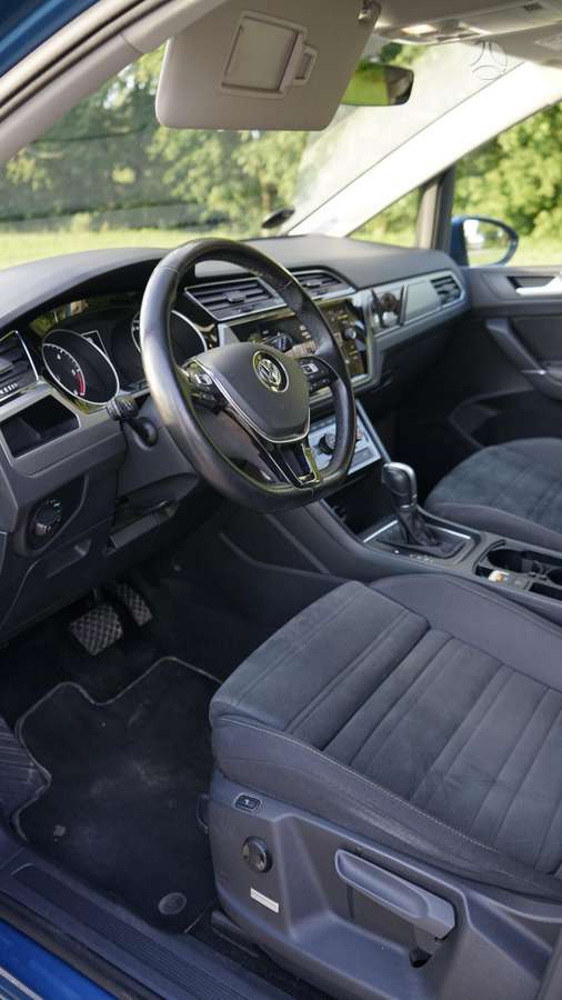 Volkswagen Touran - 4