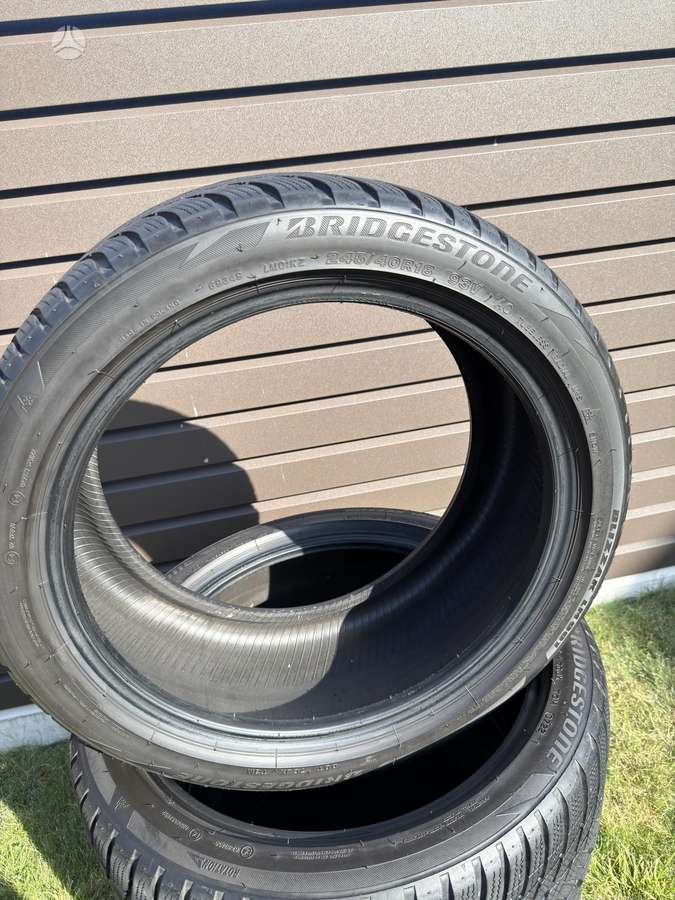 Bridgestone Blizzak LM001, winter 245/40 R18
