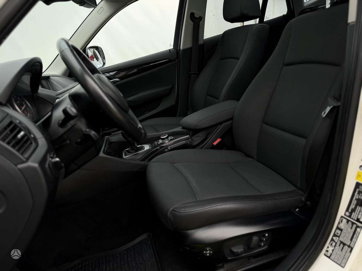 BMW X1, 2.0 l., off-road / crossover