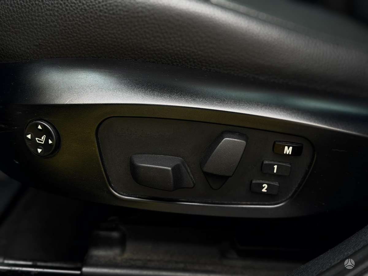 BMW X1, 2.0 l., off-road / crossover