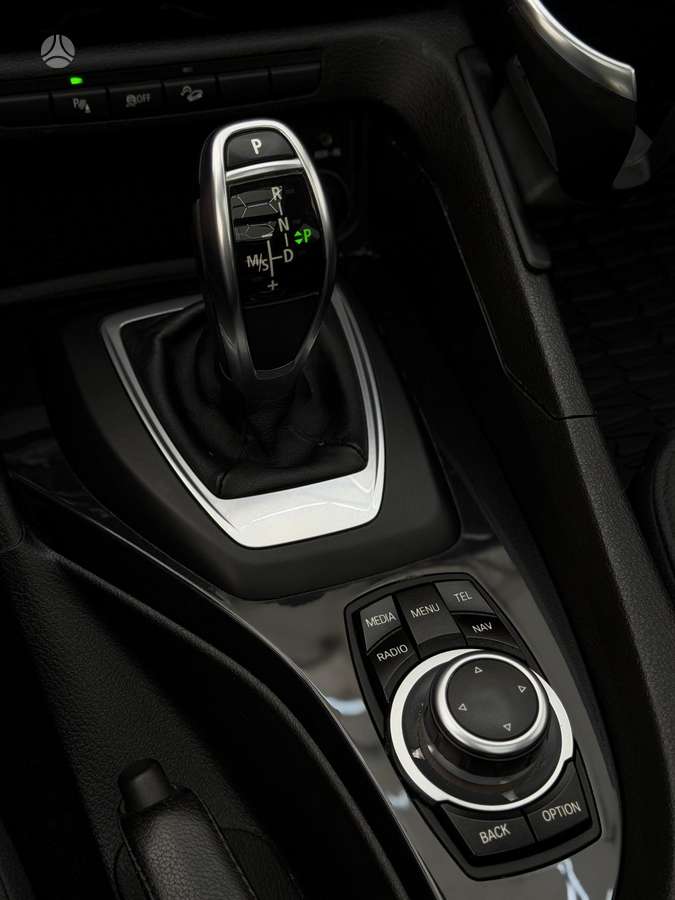 BMW X1, 2.0 l., off-road / crossover