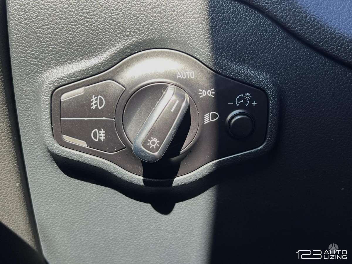 Audi Q5, 2.0 l., off-road / crossover